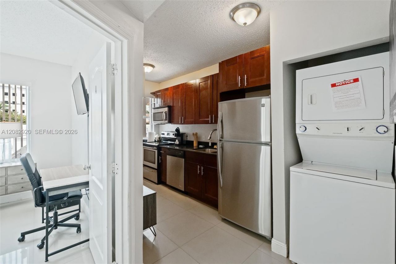 1459 NW 2nd St , Miami, FL 33125 Photo