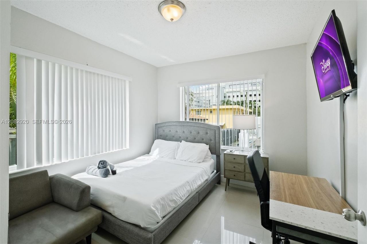 1459 NW 2nd St , Miami, FL 33125 Photo