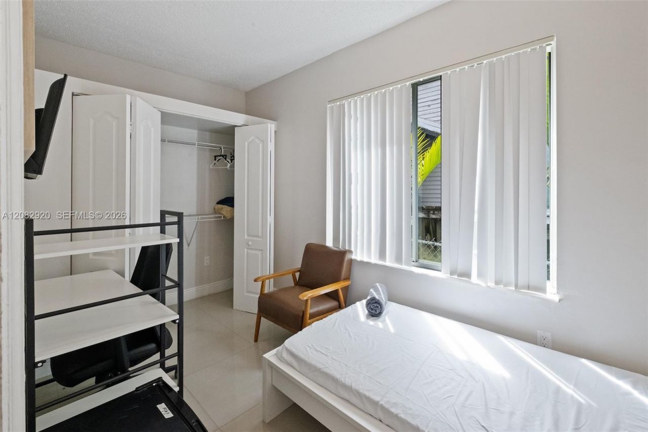 1459 NW 2nd St , Miami, FL 33125 Photo