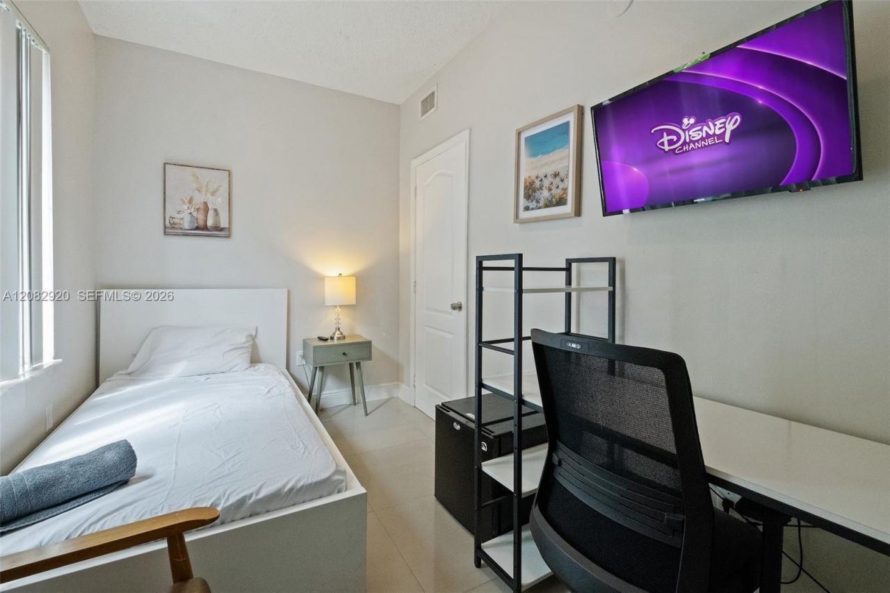 1459 NW 2nd St , Miami, FL 33125 Photo
