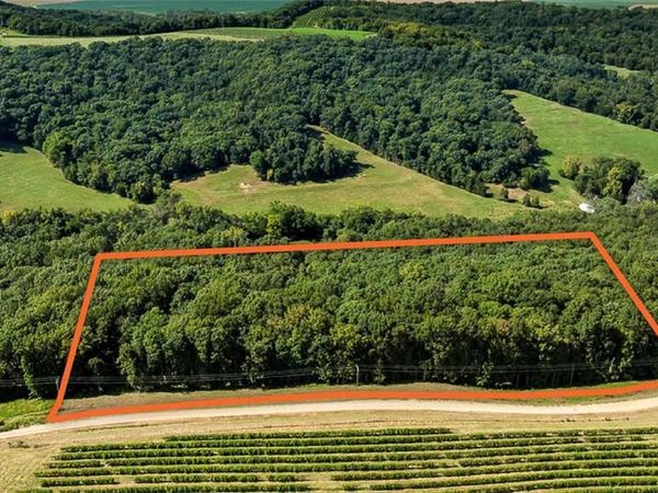 1652 Coles Creek Road , Hermann, MO 65041