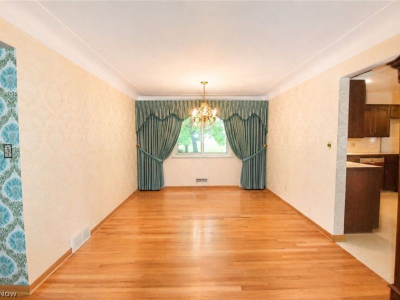 1634 Parkview Drive, Seven Hills, OH 44131 Photo 8