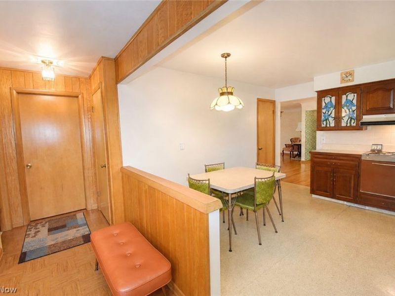 1634 Parkview Drive, Seven Hills, OH 44131 Photo 9
