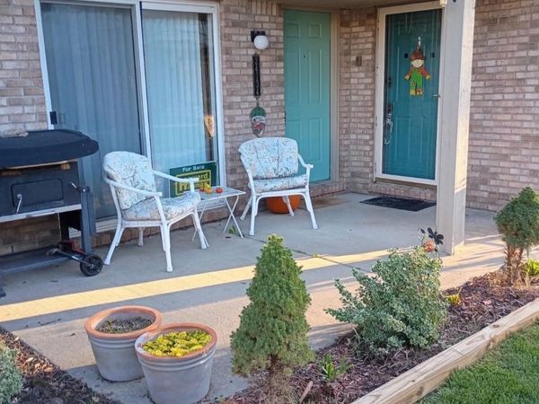 24134 Wedgewood Circle, Unit 39, Warren, MI 48091