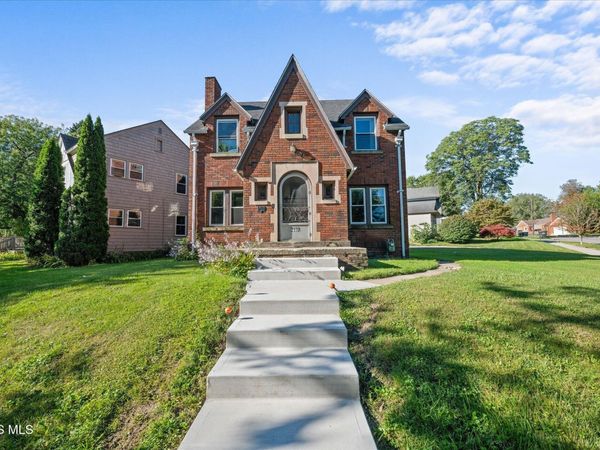 2119 Kensington Road, Toledo, OH 43607