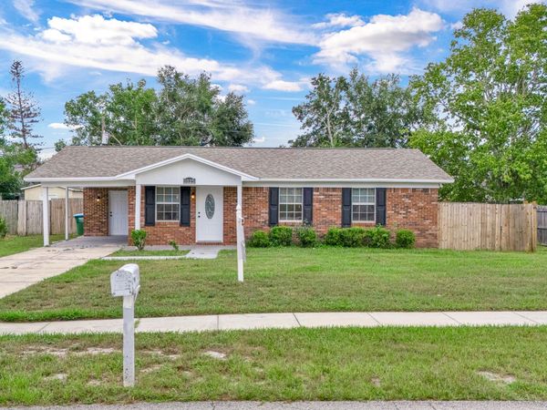 1025 Pinder Street, Deltona, FL 32725