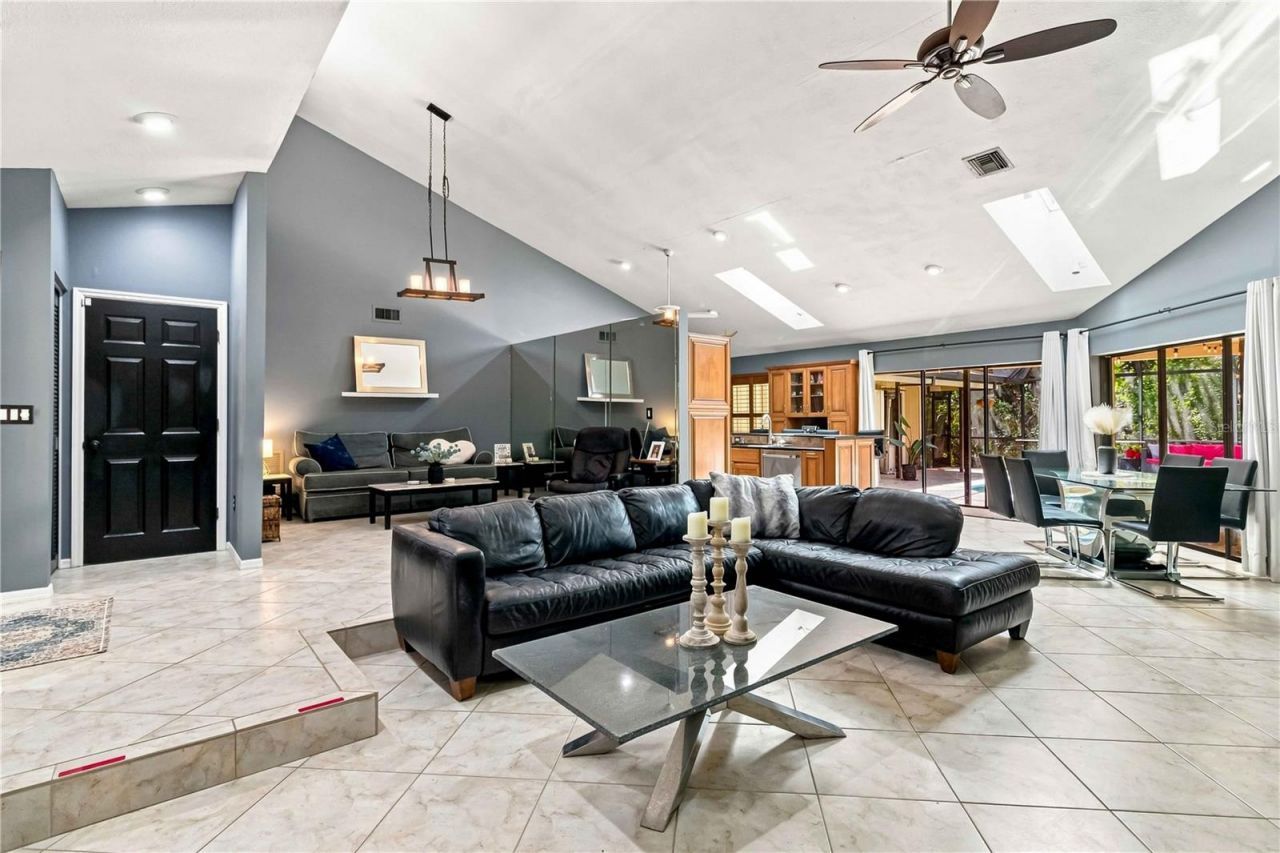 902 Drakeswood Court, Sarasota, FL 34232 Photo