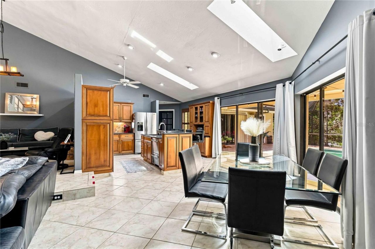 902 Drakeswood Court, Sarasota, FL 34232 Photo