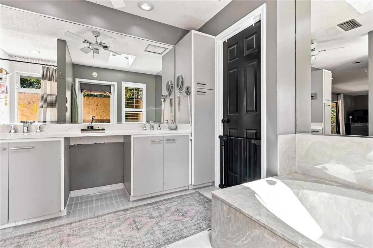 902 Drakeswood Court, Sarasota, FL 34232 Photo