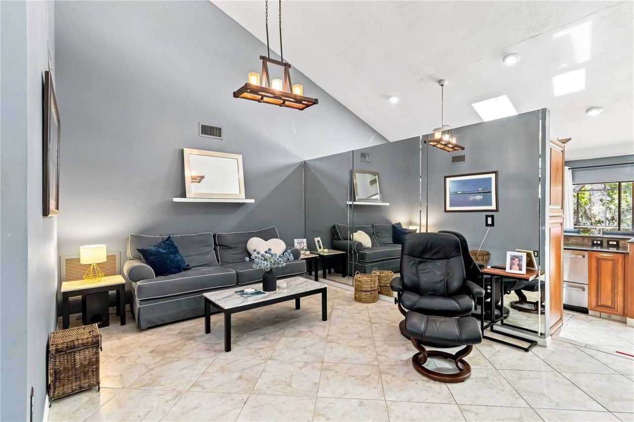 902 Drakeswood Court, Sarasota, FL 34232 Photo