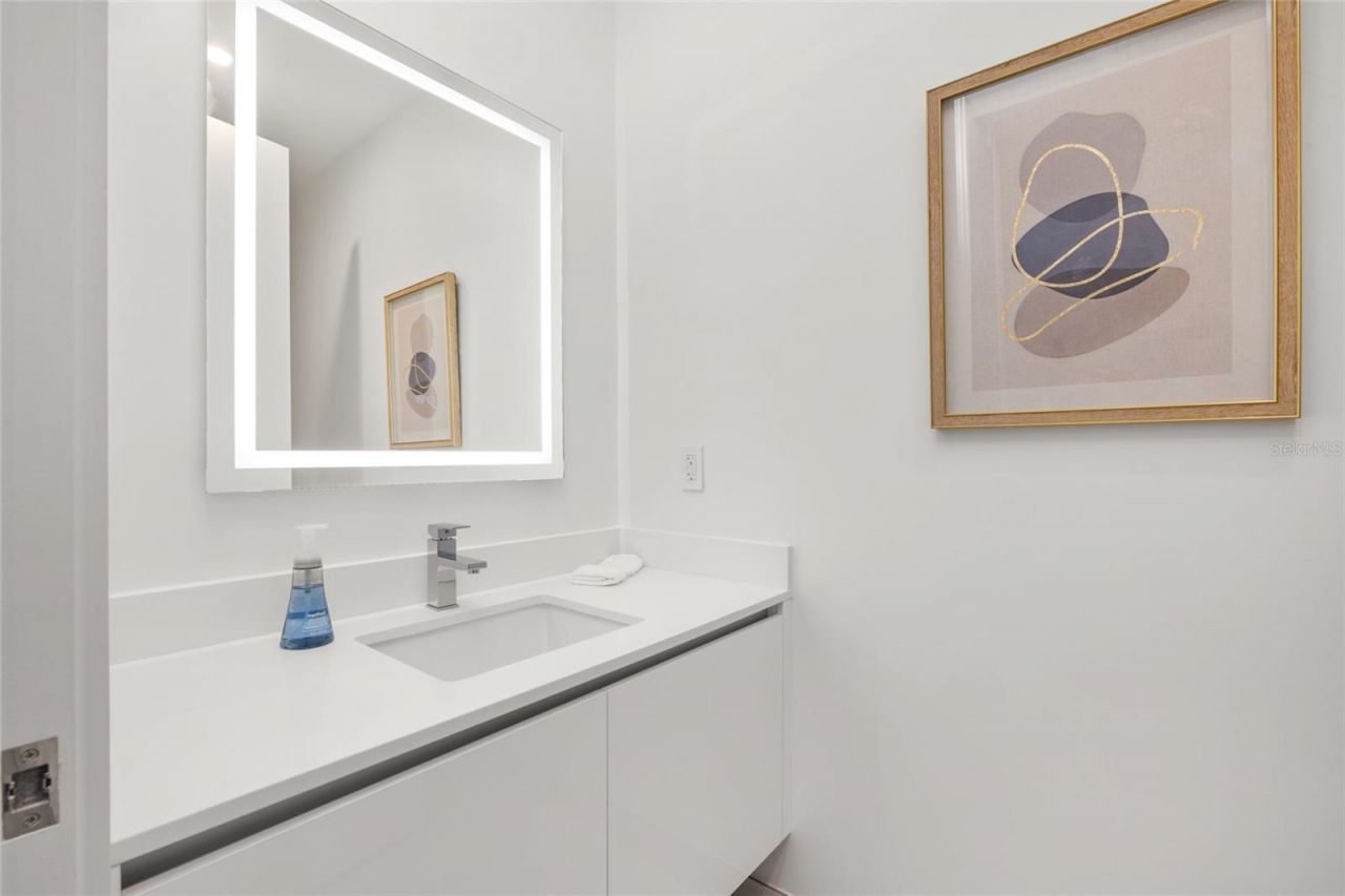 220 Lake Shore Drive, Unit 704, Lake Park, FL 33403 Photo