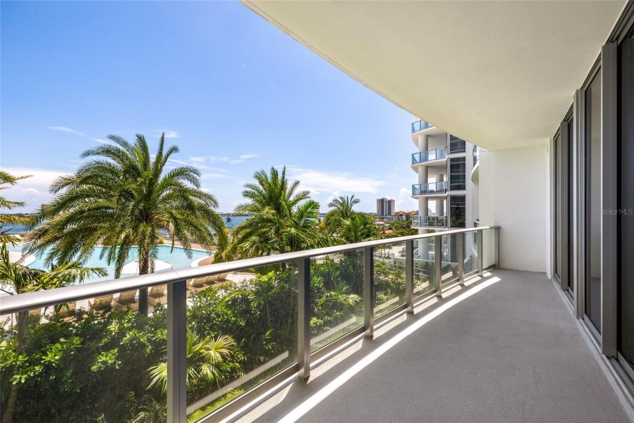 220 Lake Shore Drive, Unit 704, Lake Park, FL 33403 Photo