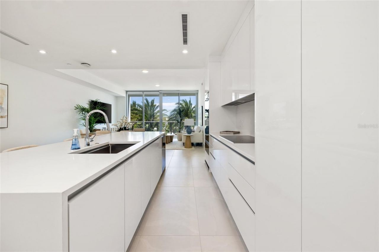 220 Lake Shore Drive, Unit 704, Lake Park, FL 33403 Photo