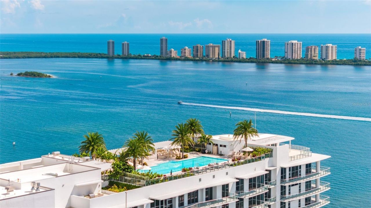 220 Lake Shore Drive, Unit 704, Lake Park, FL 33403 Photo