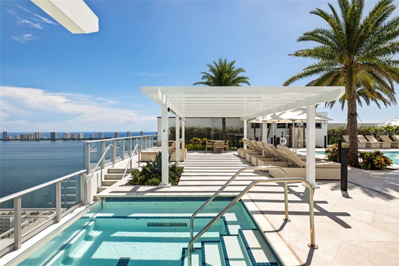220 Lake Shore Drive, Unit 704, Lake Park, FL 33403 Photo