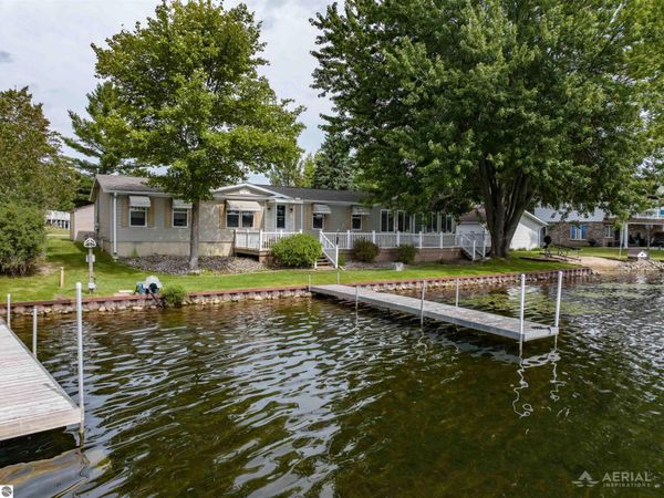 2000 Seneca Trail, West Branch, MI 48661