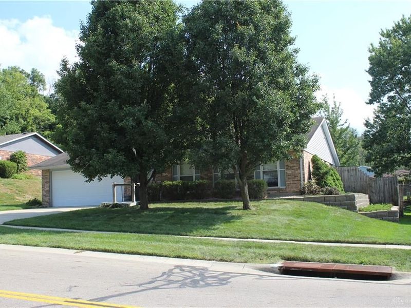 4966 Longford Road, Huber Heights, OH 45424 Photo 2