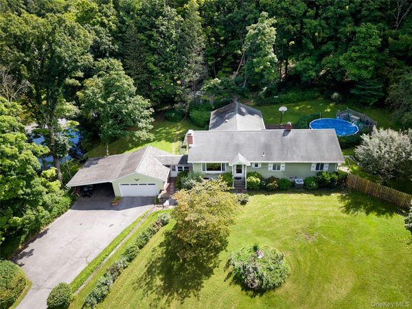 2800 Route 82 , Pleasant Valley, NY 12569