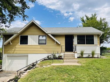 6112 Ellison Avenue, Omaha, NE 68104