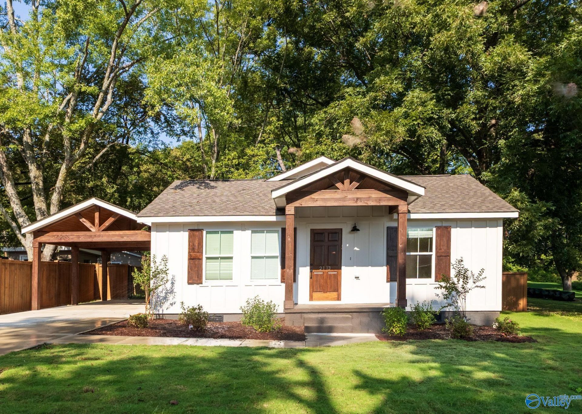 2113 Lee High Drive, Huntsville, AL 35811 Main Photo