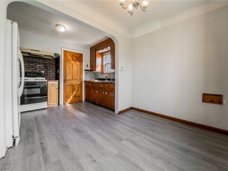9107 S Highland Avenue, Garfield Heights, OH 44125 Photo 4