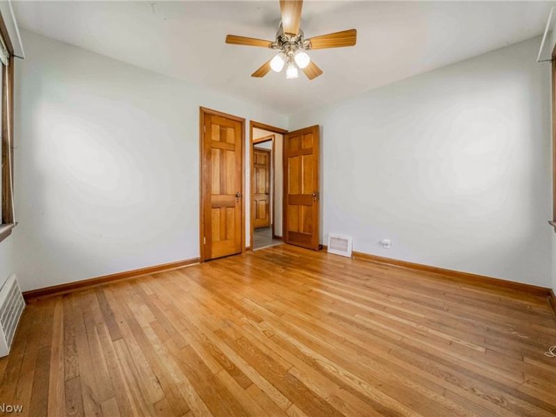 9107 S Highland Avenue, Garfield Heights, OH 44125 Photo 9