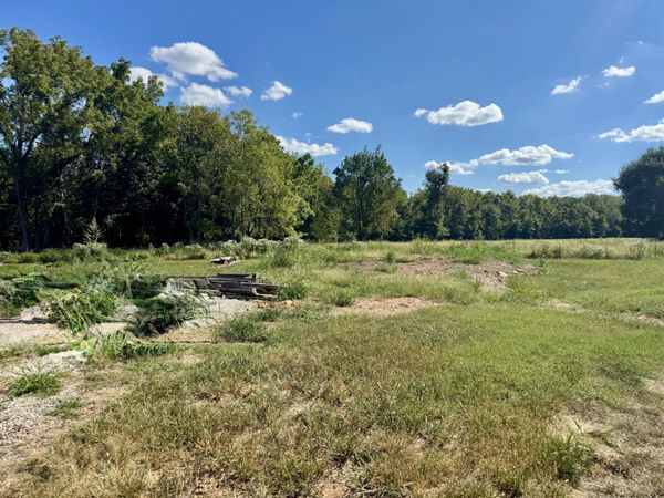 1902 N Vineyard Place, Strafford, MO 65757
