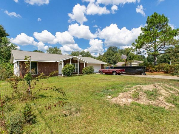 701 Hillendale Dr., Hattiesburg, MS 39402