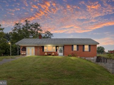 8849 US HWY 340N, RILEYVILLE, VA 22650
