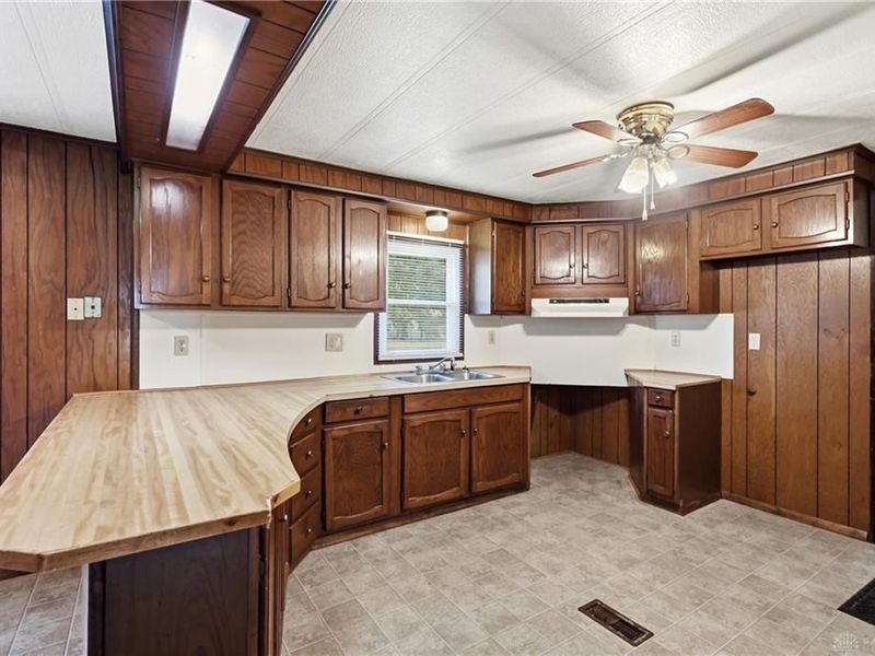 4748 Walker Street, Springfield, OH 45505 Photo 12