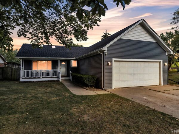 27116 Warner Avenue , Warren, Mi 48092