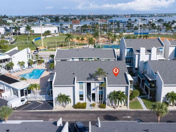 230 MEDALLION BOULEVARD , Unit F, MADEIRA BEACH, FL 33708