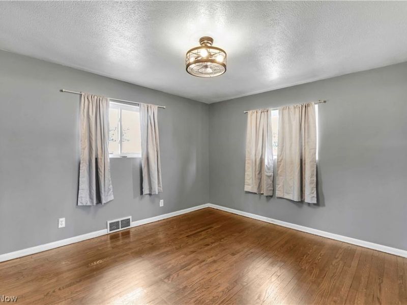 325 Thelma Drive, Sheffield Lake, OH 44054 Photo 12