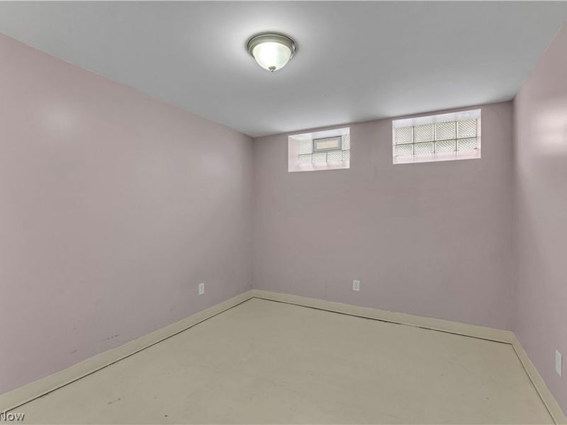 325 Thelma Drive, Sheffield Lake, OH 44054 Photo 19