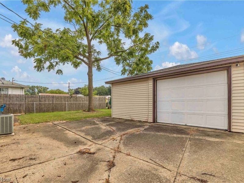 325 Thelma Drive, Sheffield Lake, OH 44054 Photo 26