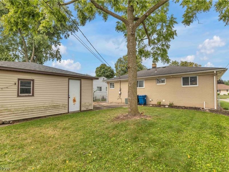 325 Thelma Drive, Sheffield Lake, OH 44054 Photo 28