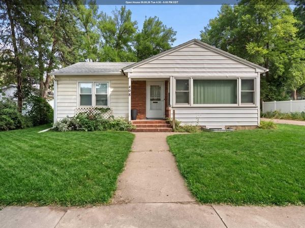 408 S Yale St, Vermillion, SD 57069