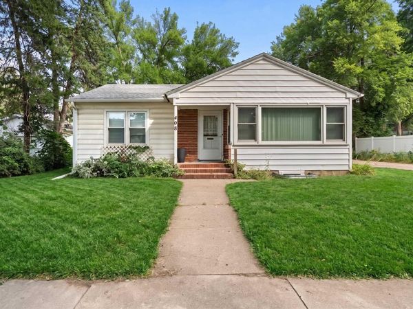 408 S Yale St, Vermillion, SD 57069