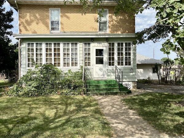 111 N Adams Street , Carthage, IL 62321