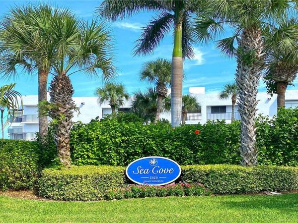 1616 Ocean Drive, Unit 102, Vero Beach, FL 32963