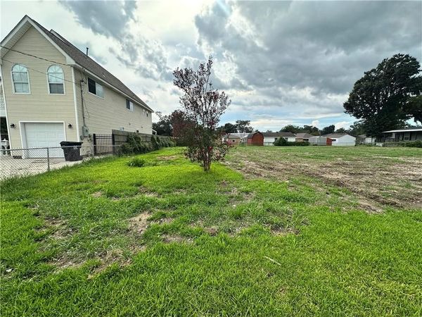 OAK Avenue , Harahan, LA 70123