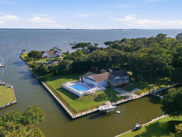 104 Sea Trace Lane, Newport, NC 28570