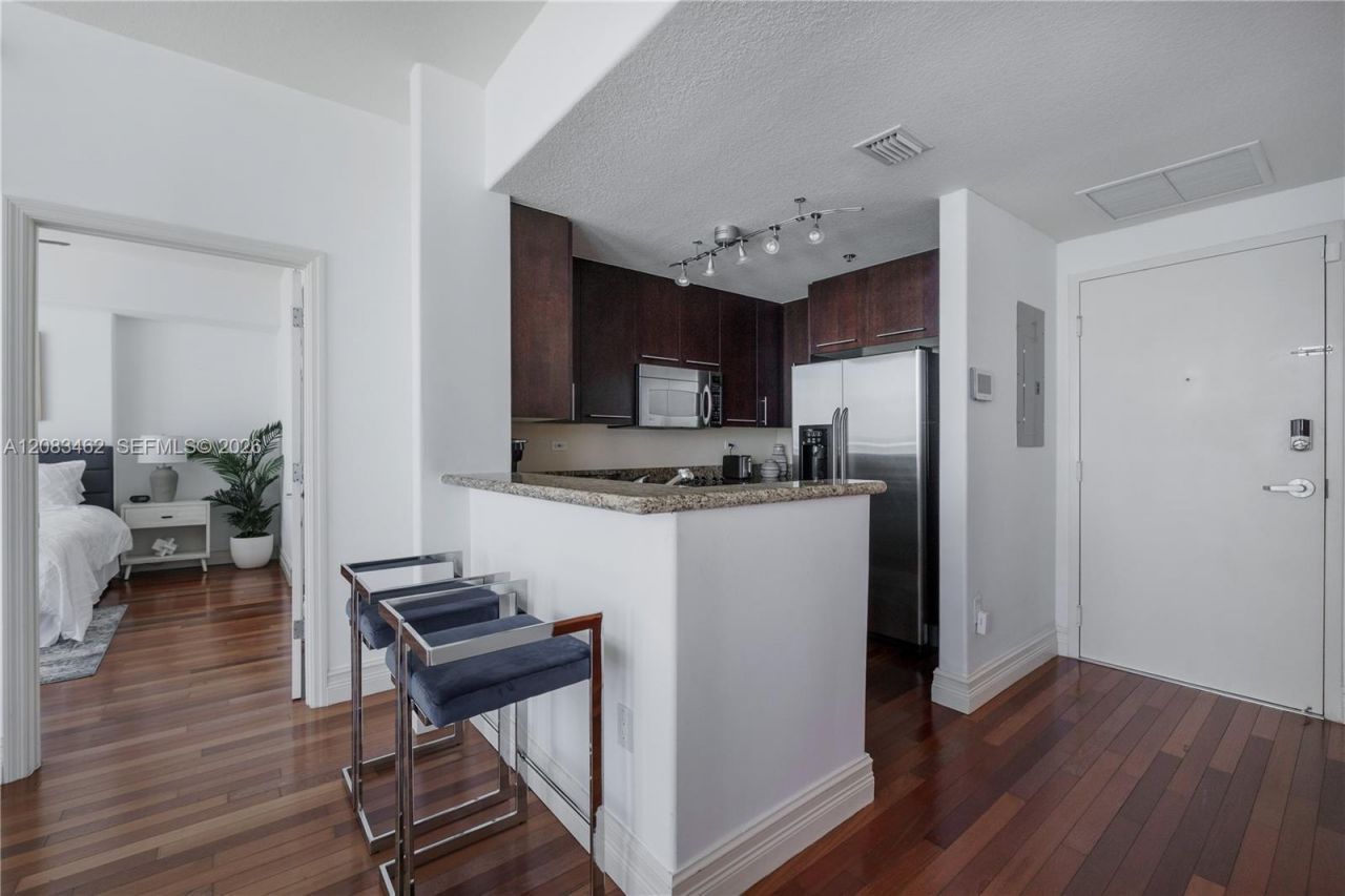 6515 Collins Ave, Unit 1405, Miami Beach, FL 33141 Photo