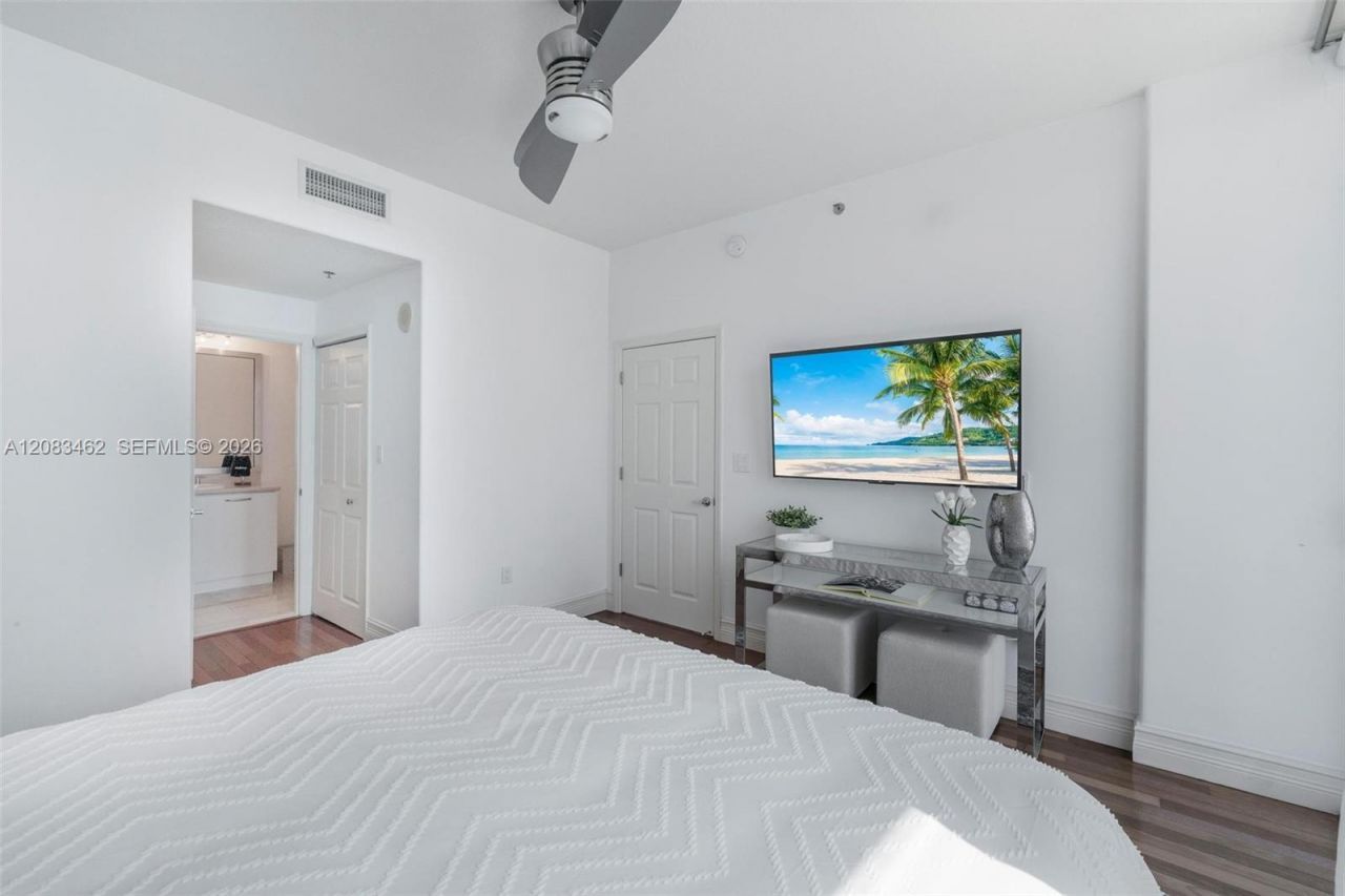 6515 Collins Ave, Unit 1405, Miami Beach, FL 33141 Photo