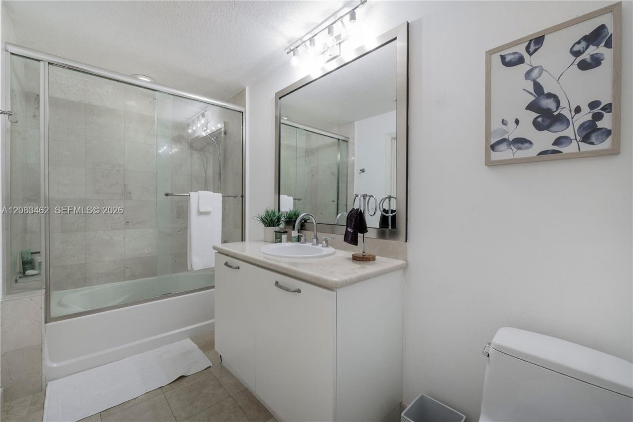 6515 Collins Ave, Unit 1405, Miami Beach, FL 33141 Photo