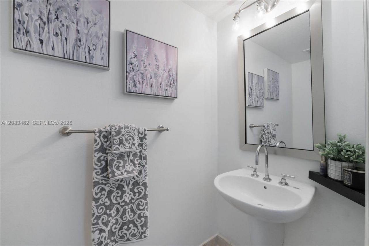 6515 Collins Ave, Unit 1405, Miami Beach, FL 33141 Photo