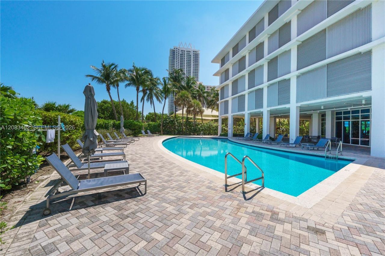 6515 Collins Ave, Unit 1405, Miami Beach, FL 33141 Photo