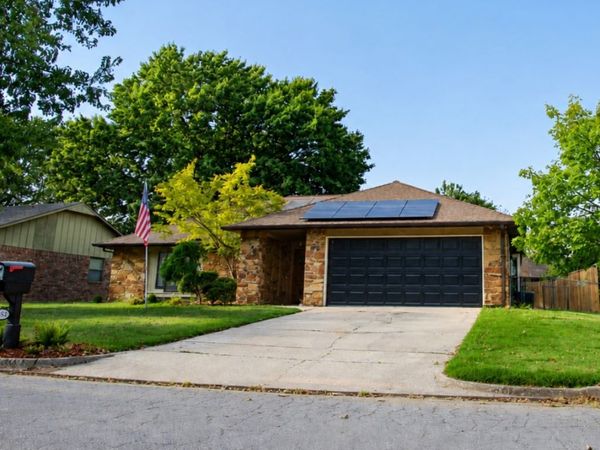 2532 W Broadway Street , Broken Arrow, OK 74012