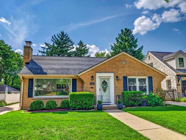 2511 N 91st Street, Wauwatosa, WI 53226