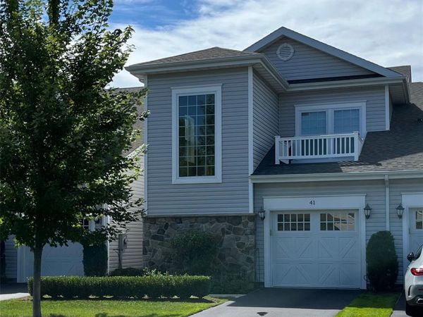 41 Greentree Court , Shirley, NY 11967